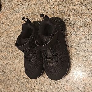 New without tags Nike Toddler 8C boys running shoes